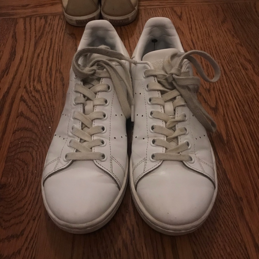 All white adidas stan smith